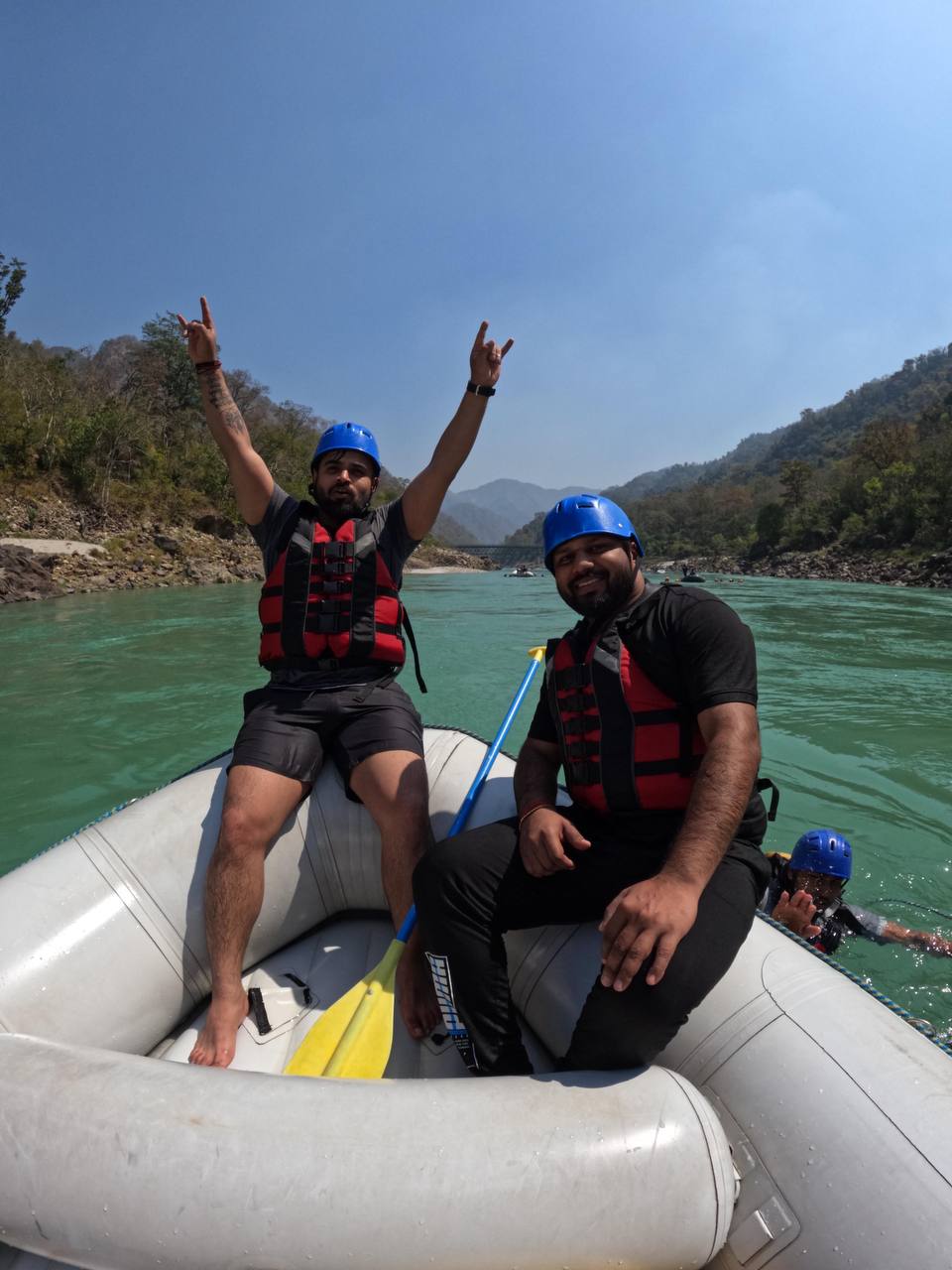 photo 6312259134115924003 y